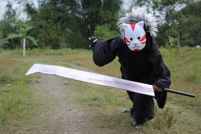 cosplay idea costume anbu mask cloak kunai wig naruto konoha ninja xtian mack shinobi japan anime Bulacan rice field giant sword moon cleaver higurashi billhook machete fireworks camera effects shutter flash delayed new year 2013