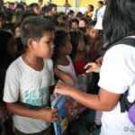 cosplayer-bring-early-christmas-to-mangyan-children-of-mindoro_0102