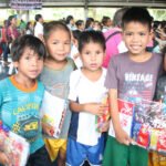 cosplayer-bring-early-christmas-to-mangyan-children-of-mindoro_0110